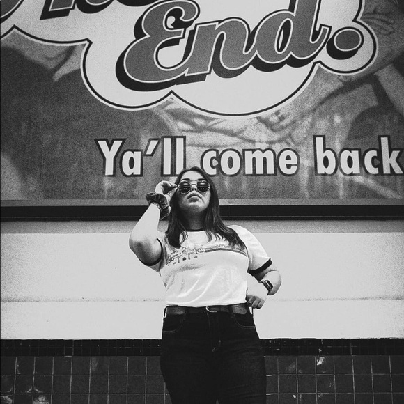 Meet your Posher, Sara - Picture 1 of 1